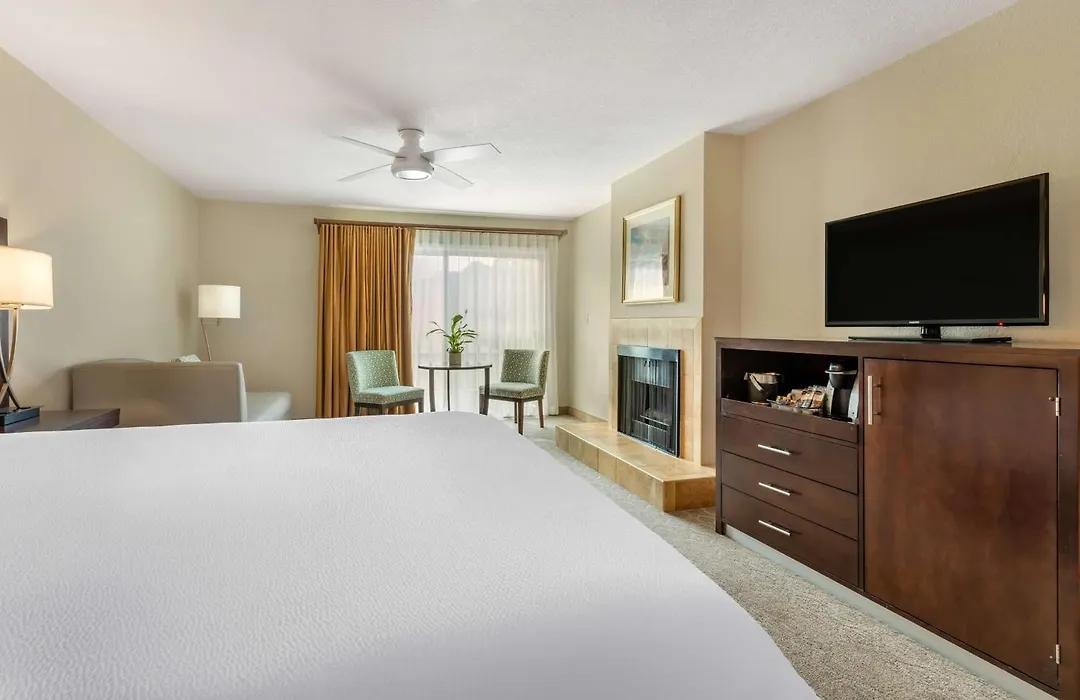 Best Western Plus Monterey Inn-1